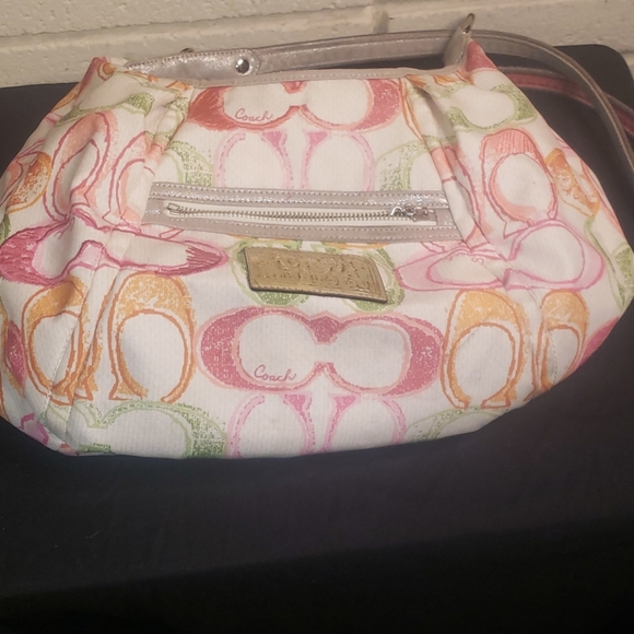 Coach Handbags - Couch poppy  purse Pre Owned